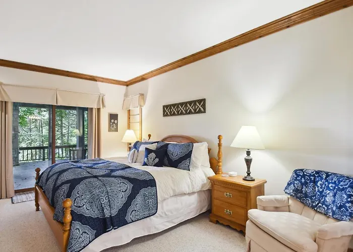 Hébergement de vacances Getaway W/ Hot Tub, Theater & More! Galena