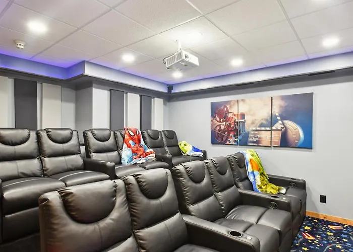 Getaway W/ Hot Tub, Theater & More!