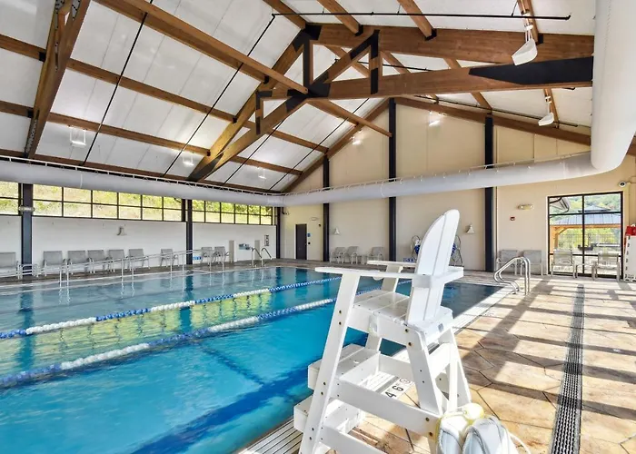 Getaway W/ Hot Tub, Theater & More!