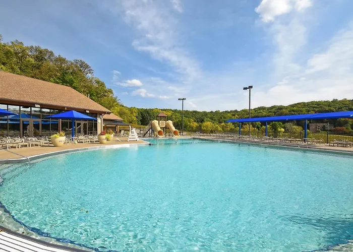 Getaway W/ Hot Tub, Theater & More!