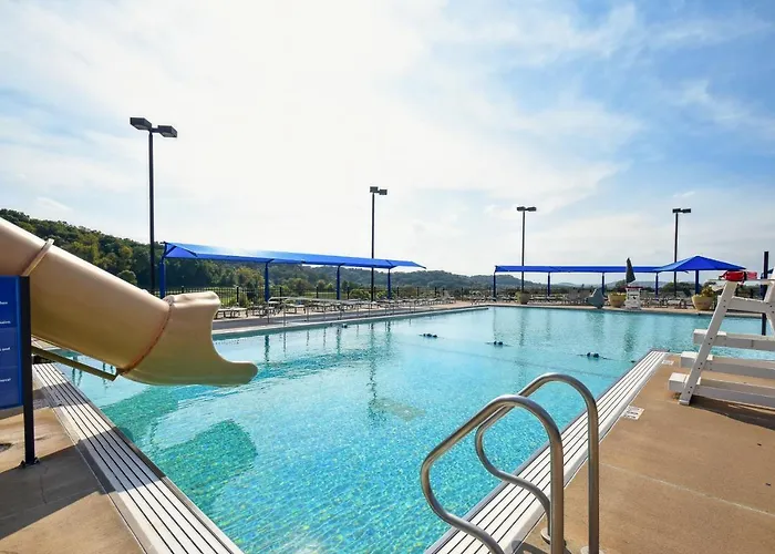 Getaway W/ Hot Tub, Theater & More! Hébergement de vacances Galena